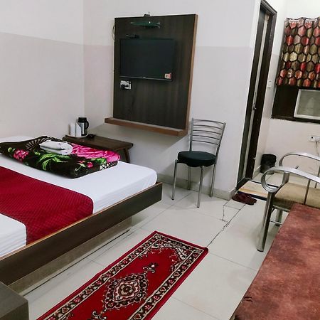 Hotel Diamond Yeni Delhi Dış mekan fotoğraf